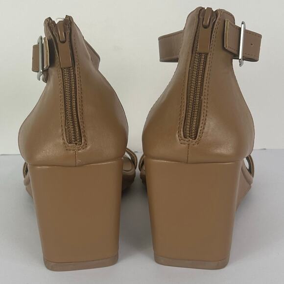 Torrid Wedge Sandals Size 7.5 Wide Tan Nude Faux Leather Strappy Zip Back Heel - Picture 5 of 9